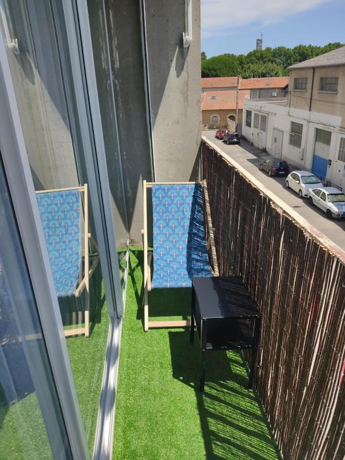 Appartement Climatise Avec Balcon,Wifi, Proche Remparts Avignon Bagian luar foto